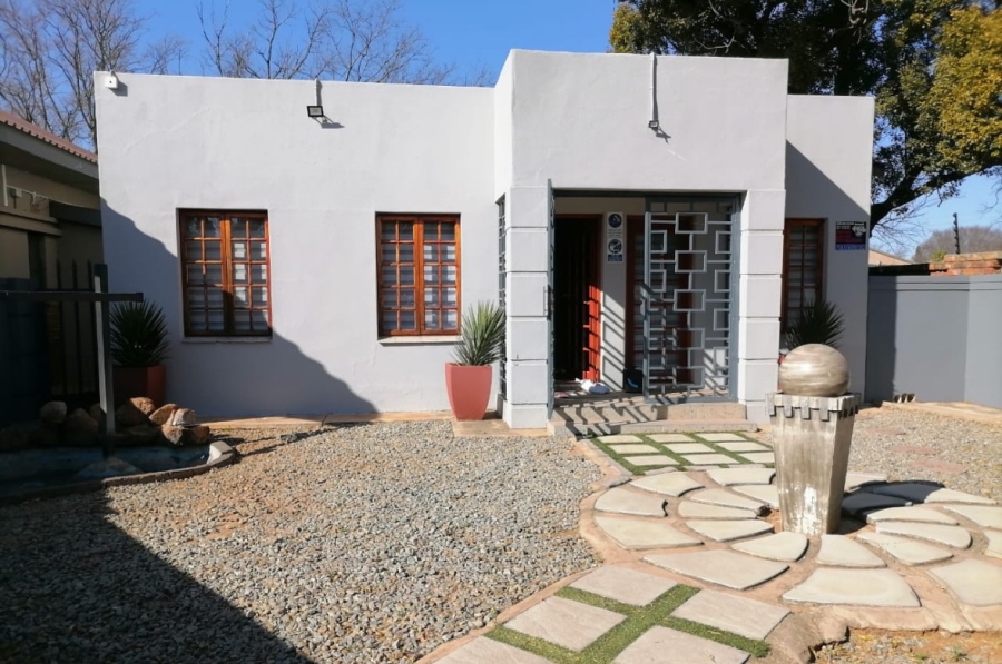 Commercial Property for Sale in Wilkoppies North West